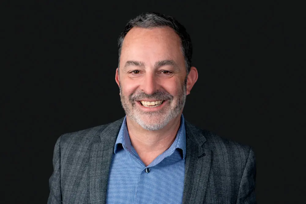Bernard Mills Headshot
